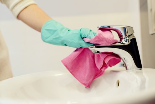 Professional bathroom deep cleaning in SW10