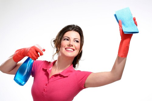 Cleaning a period property interior before move out in SW10